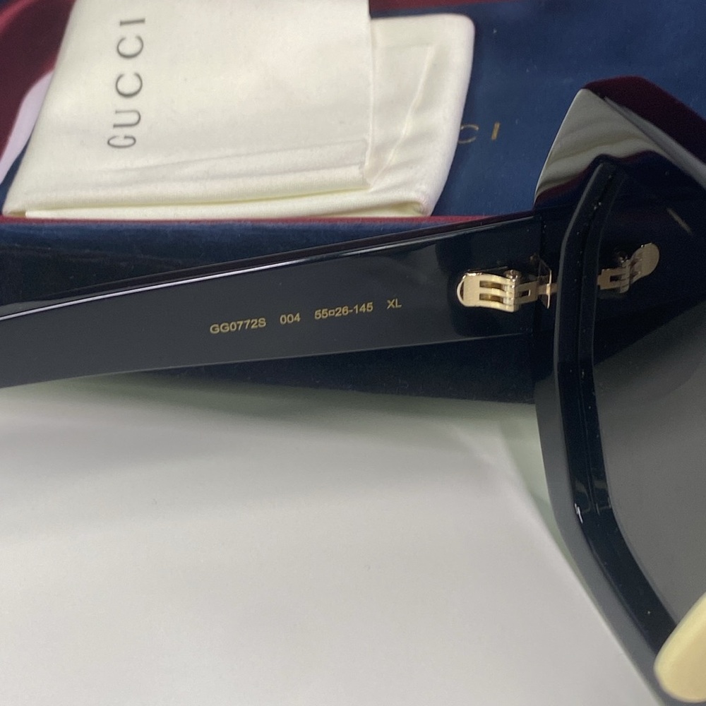 New Authentic Gucci Grey Geometric Ladies Sunglasses GG0772S 004 55. - Picture 11 of 11